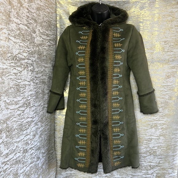 Vintage🧚‍♀️Outer Wear Olive Green Embroidered Girls Hooded Dutch Coat Size 8 - Picture 3 of 16